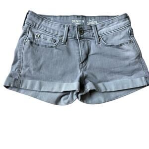 Denzin Low Rize Shortie, Levis Shorts, Womens size 26, gray